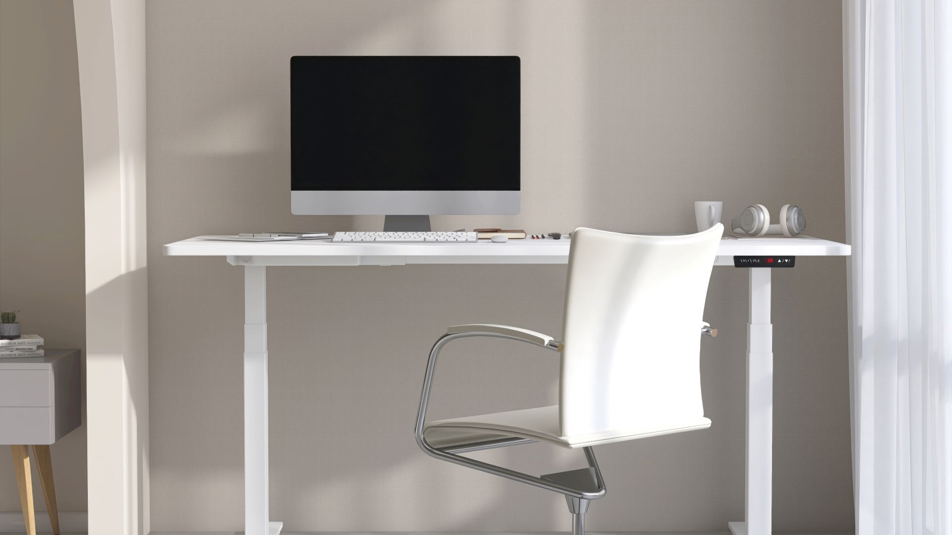 Weißes Schreibtischgestell höhenverstellbar mit Monitor und Stuhl